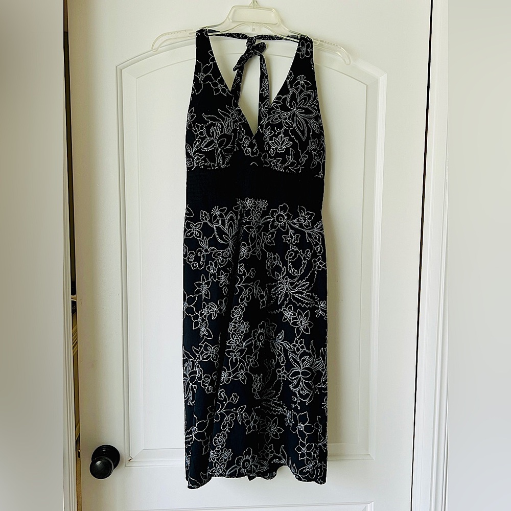 NWT Elegant Black with White Floral Halter Dress. White House Black Market